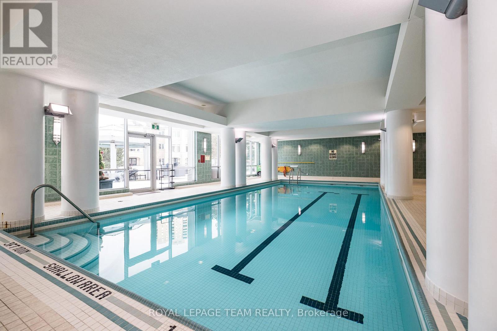 1002 - 38 Metropole Private