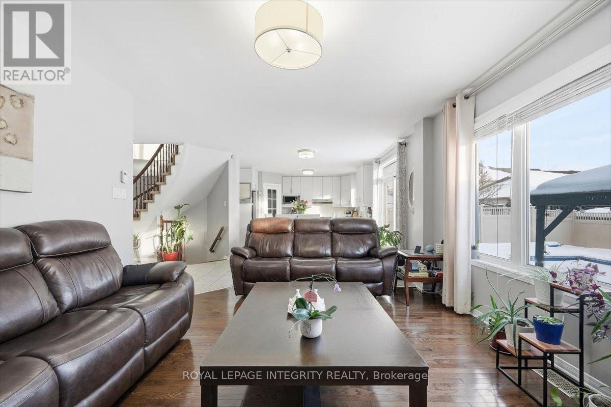 1110 Luesby Crescent