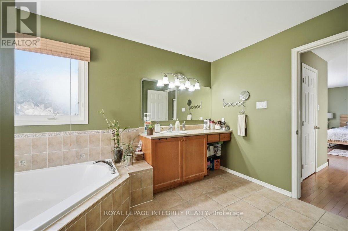 1110 Luesby Crescent