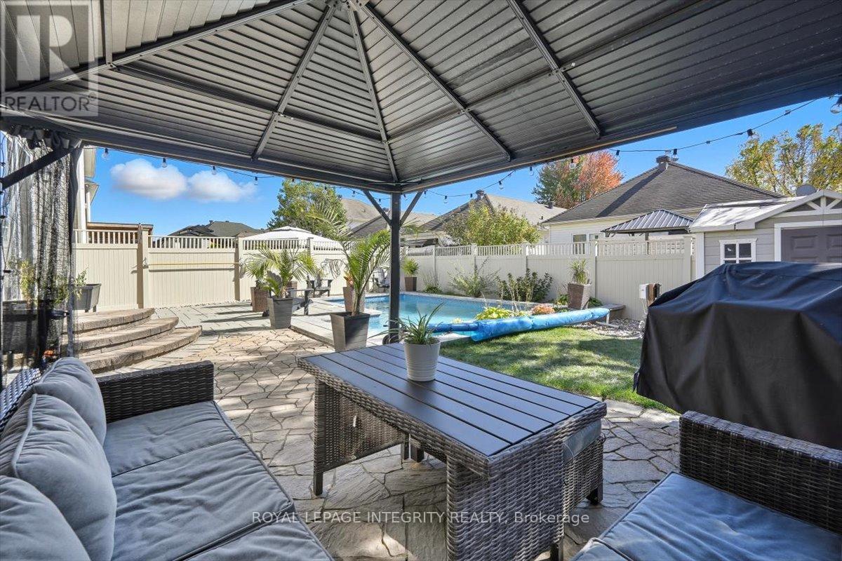 1110 Luesby Crescent