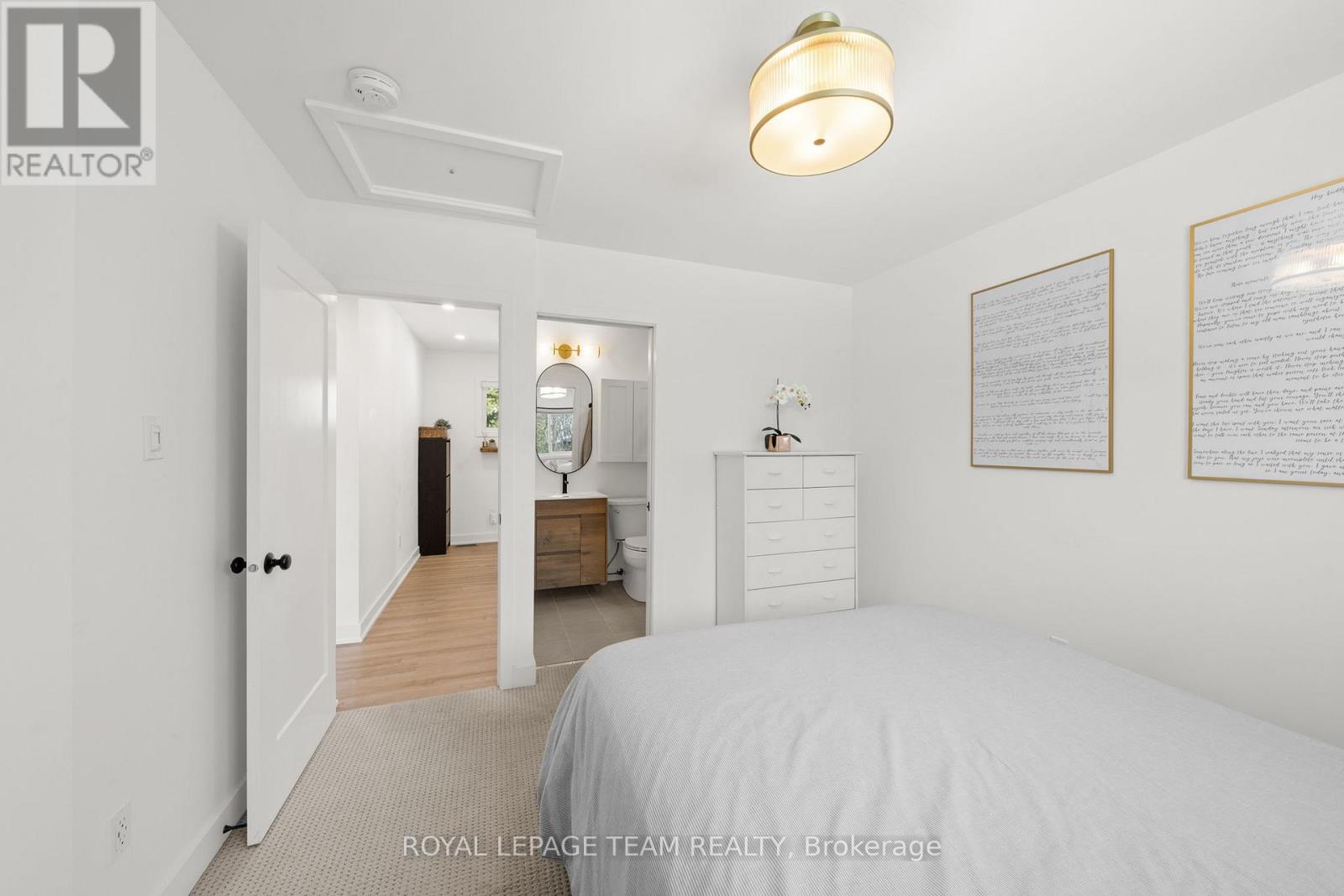 5286 Hillcrest Drive