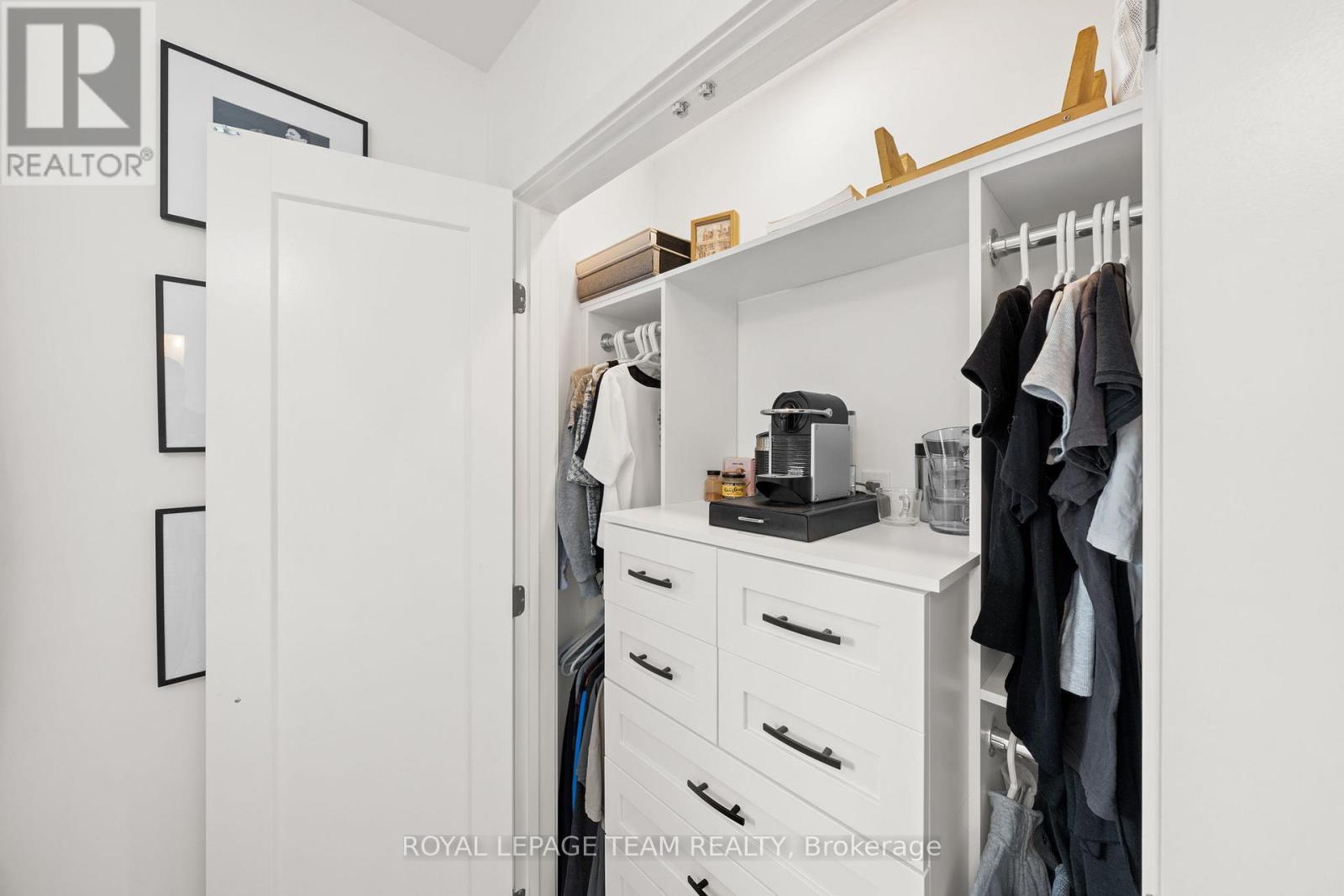 5286 Hillcrest Drive