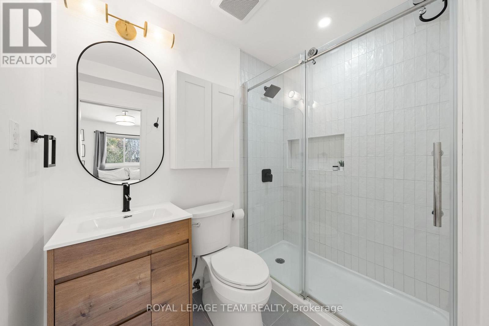 5286 Hillcrest Drive