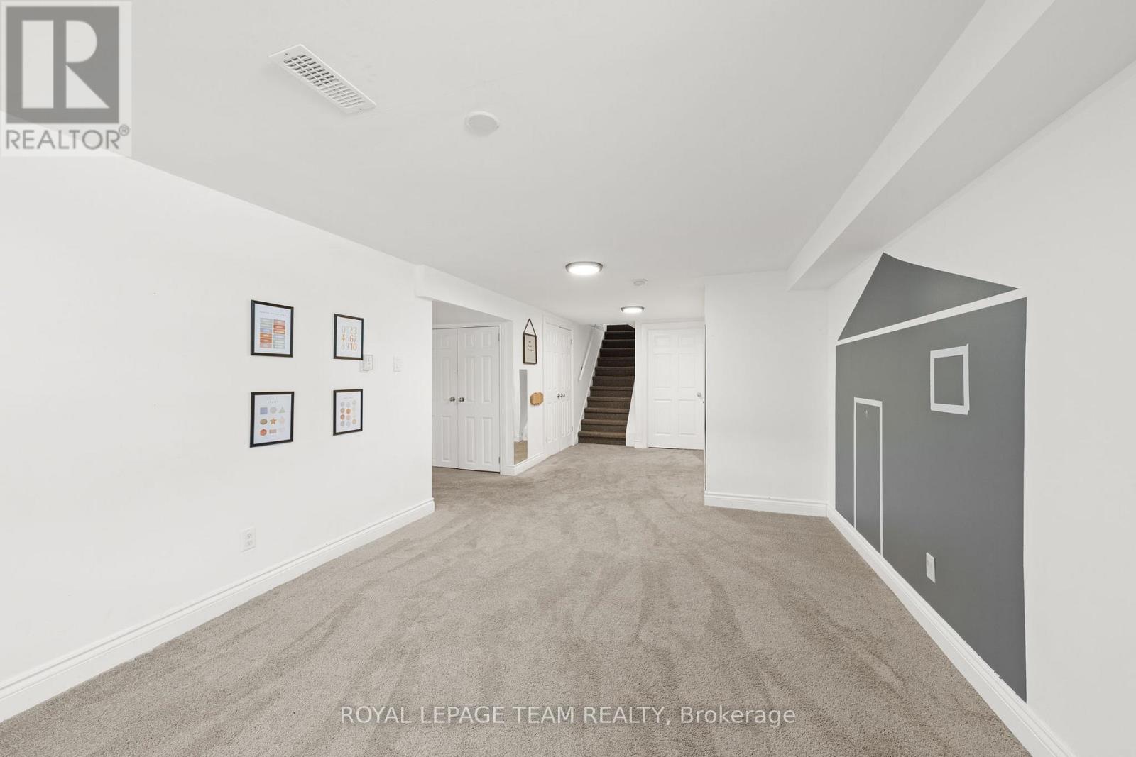 5286 Hillcrest Drive