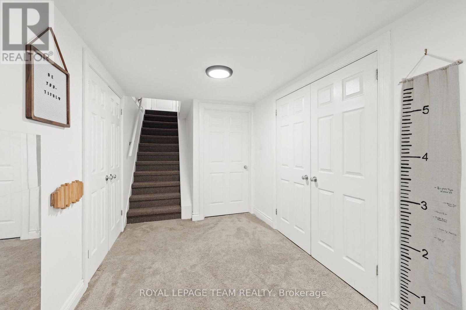 5286 Hillcrest Drive