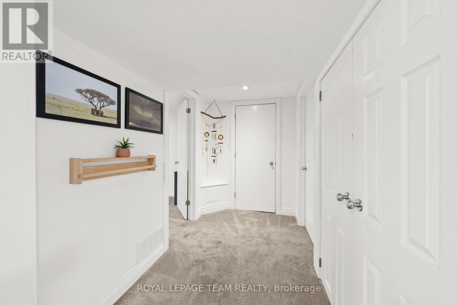 5286 Hillcrest Drive