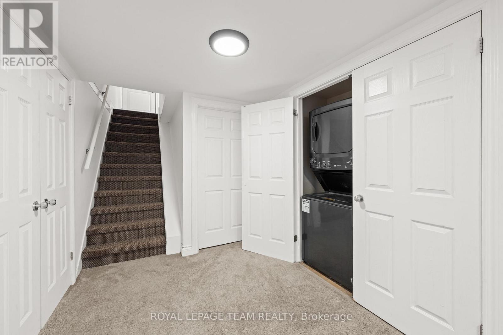 5286 Hillcrest Drive