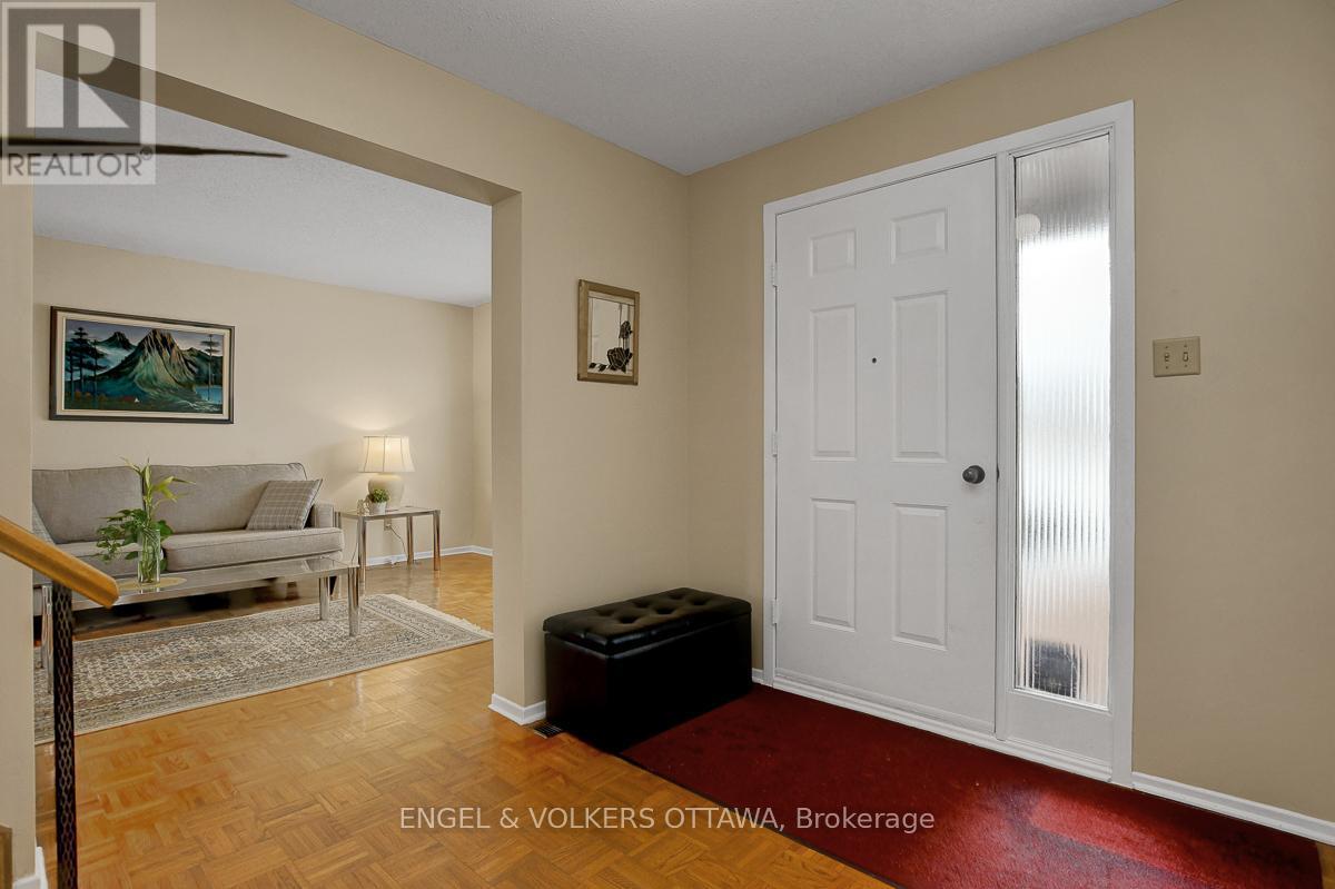 1016 Driftwood Crescent