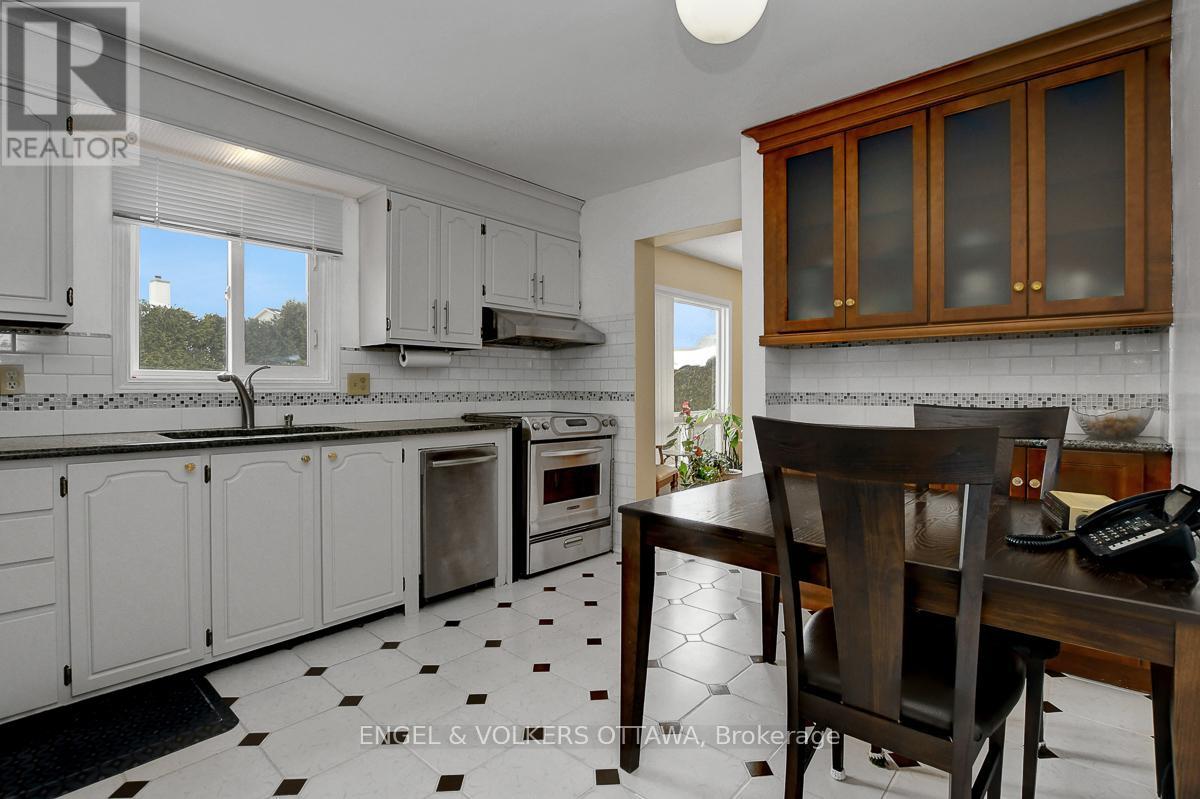 1016 Driftwood Crescent