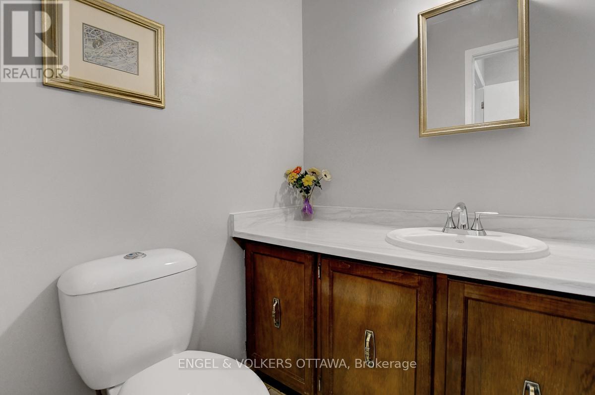 1016 Driftwood Crescent