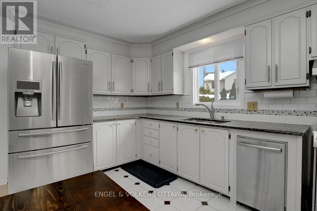 1016 Driftwood Crescent