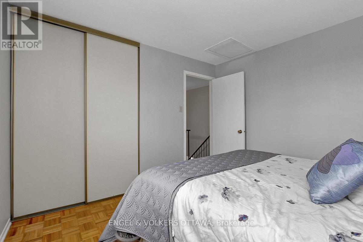 1016 Driftwood Crescent