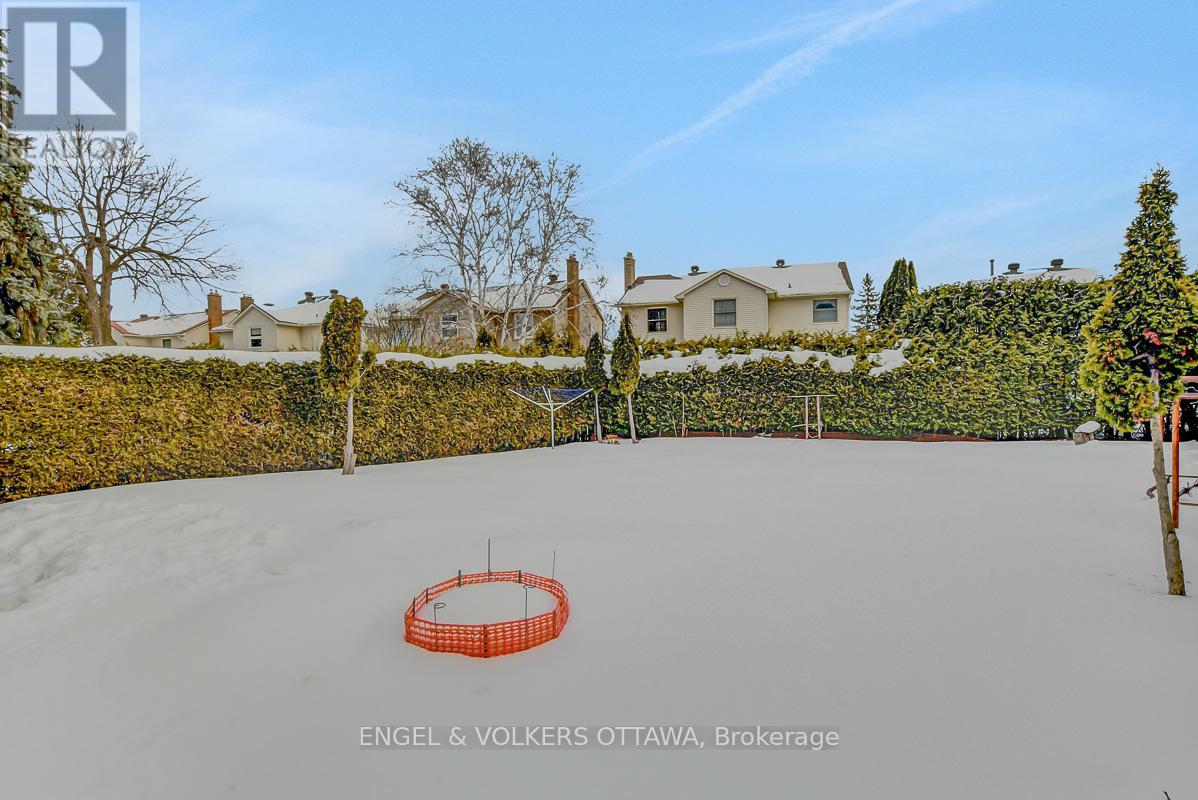 1016 Driftwood Crescent