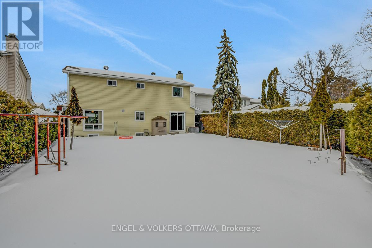 1016 Driftwood Crescent