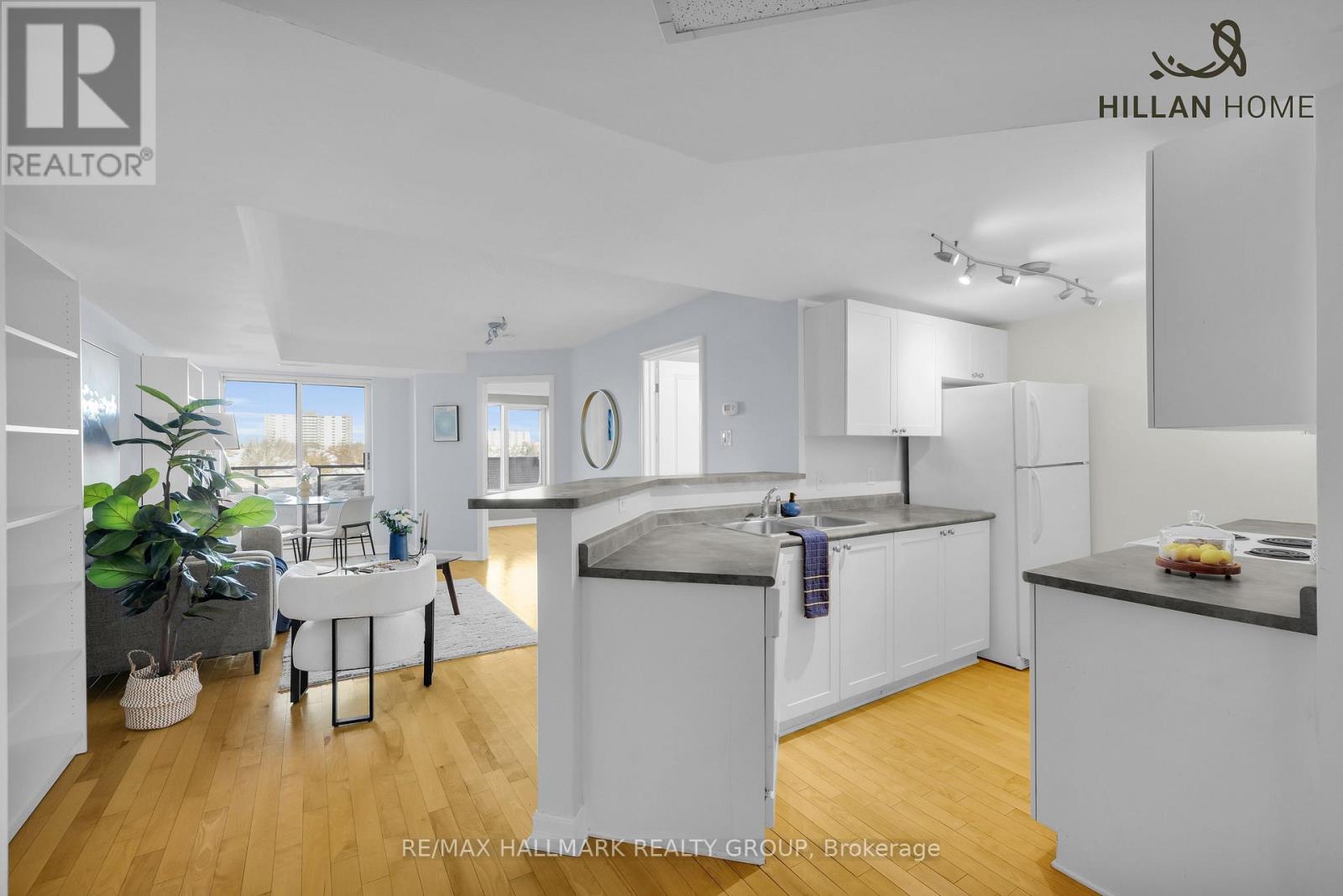 4e - 310 Central Park Drive