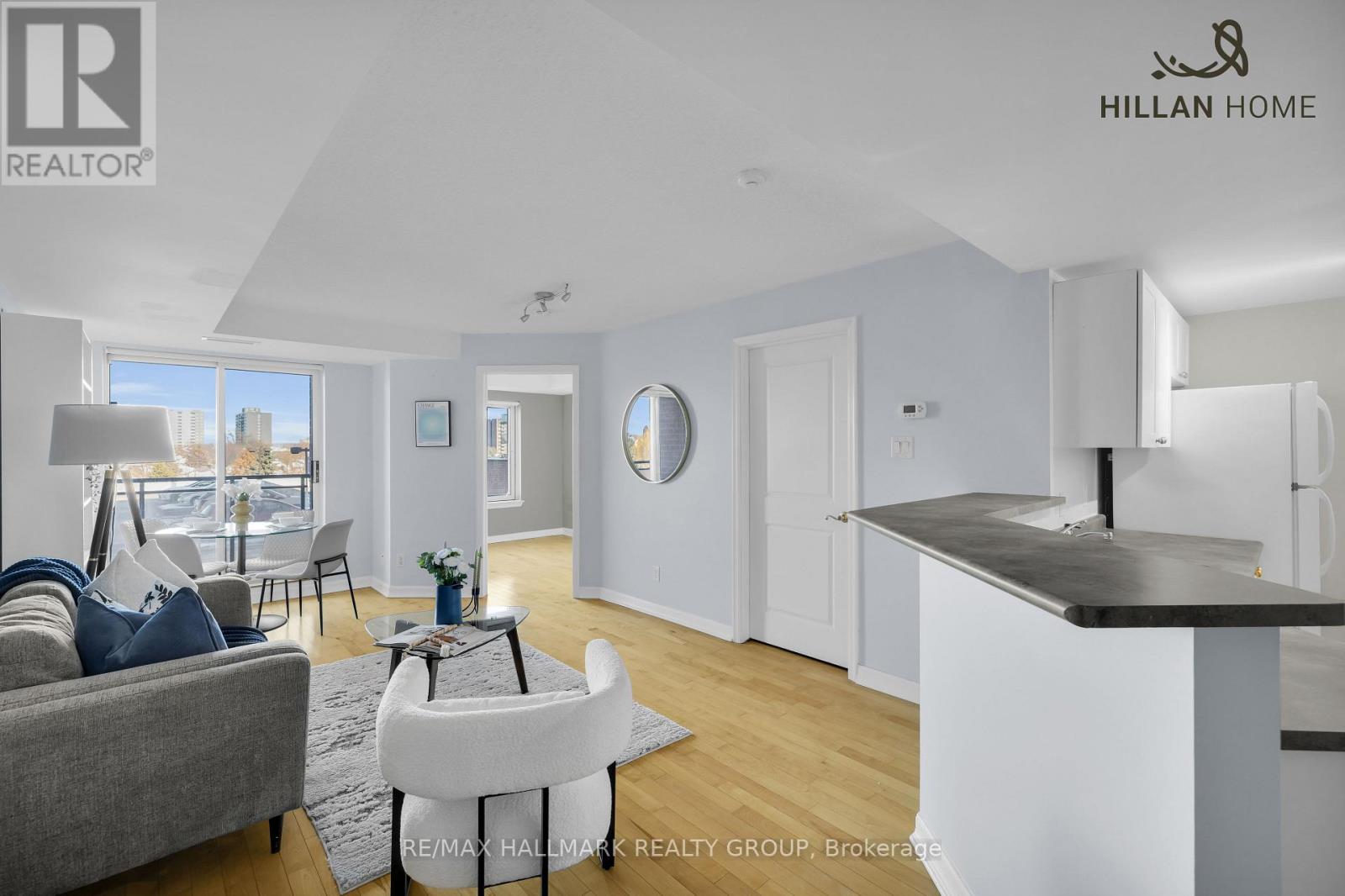 4e - 310 Central Park Drive