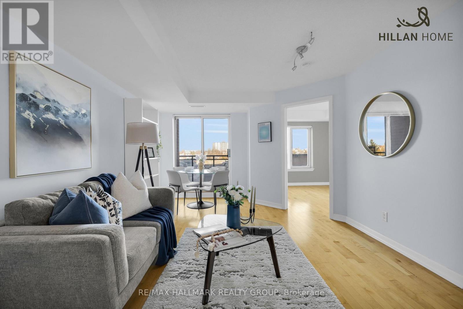 4e - 310 Central Park Drive