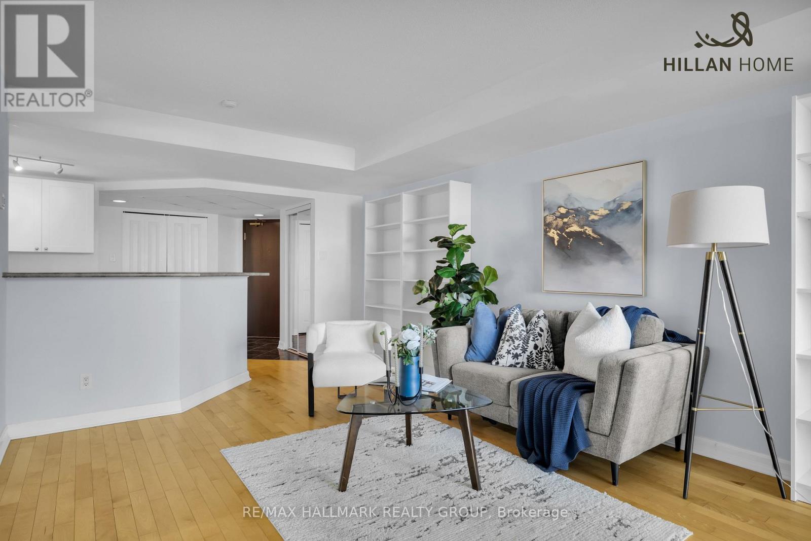 4e - 310 Central Park Drive