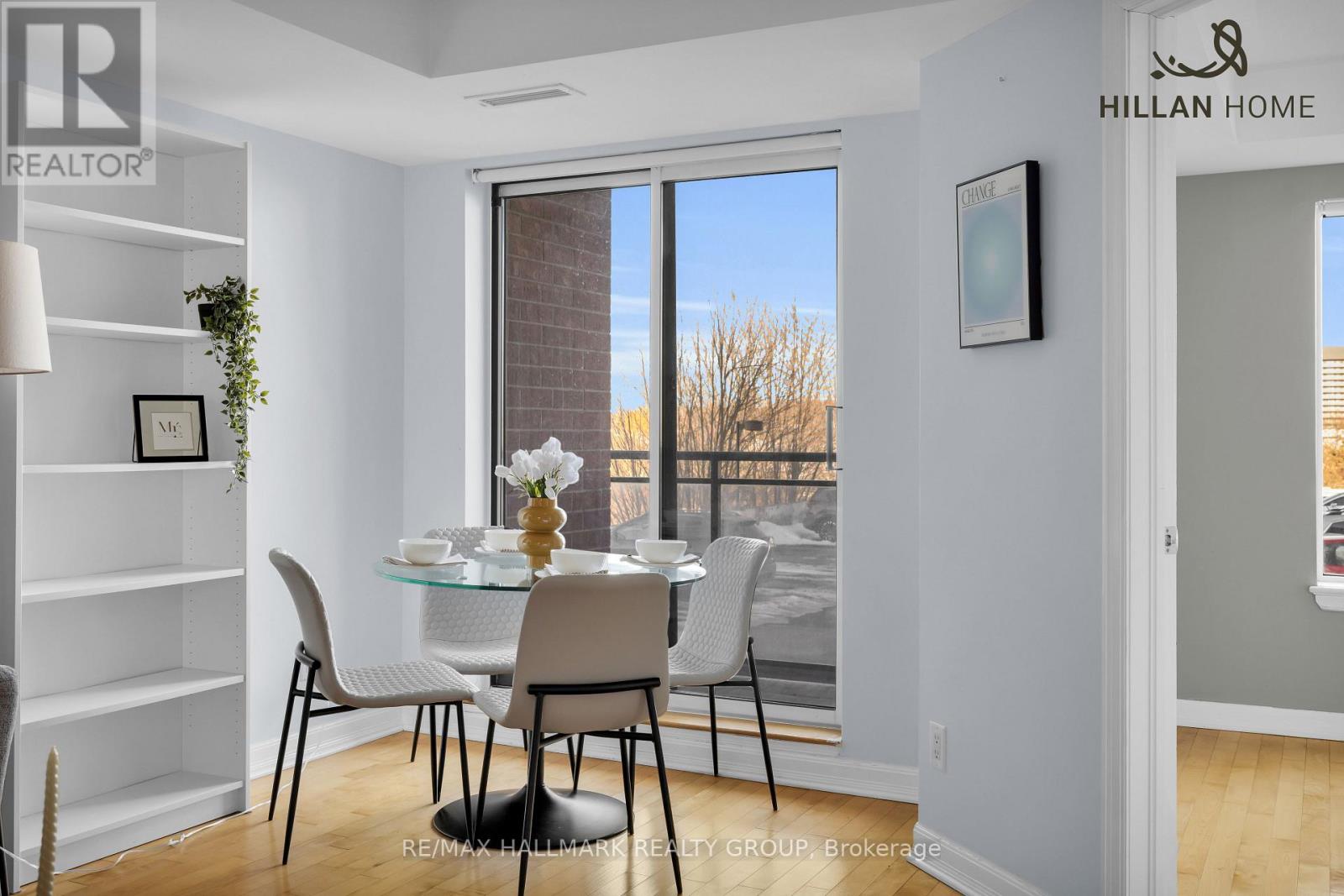 4e - 310 Central Park Drive