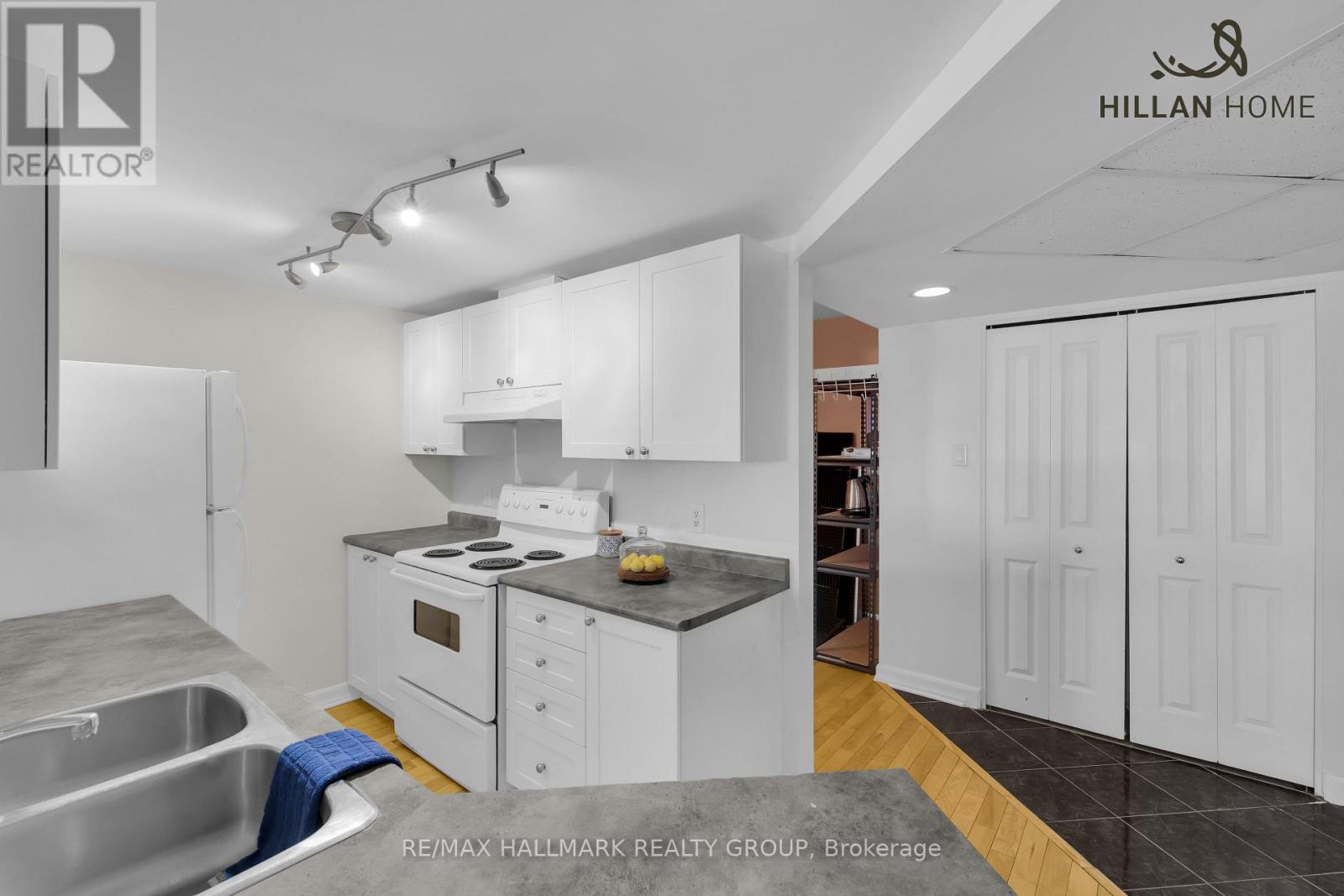 4e - 310 Central Park Drive