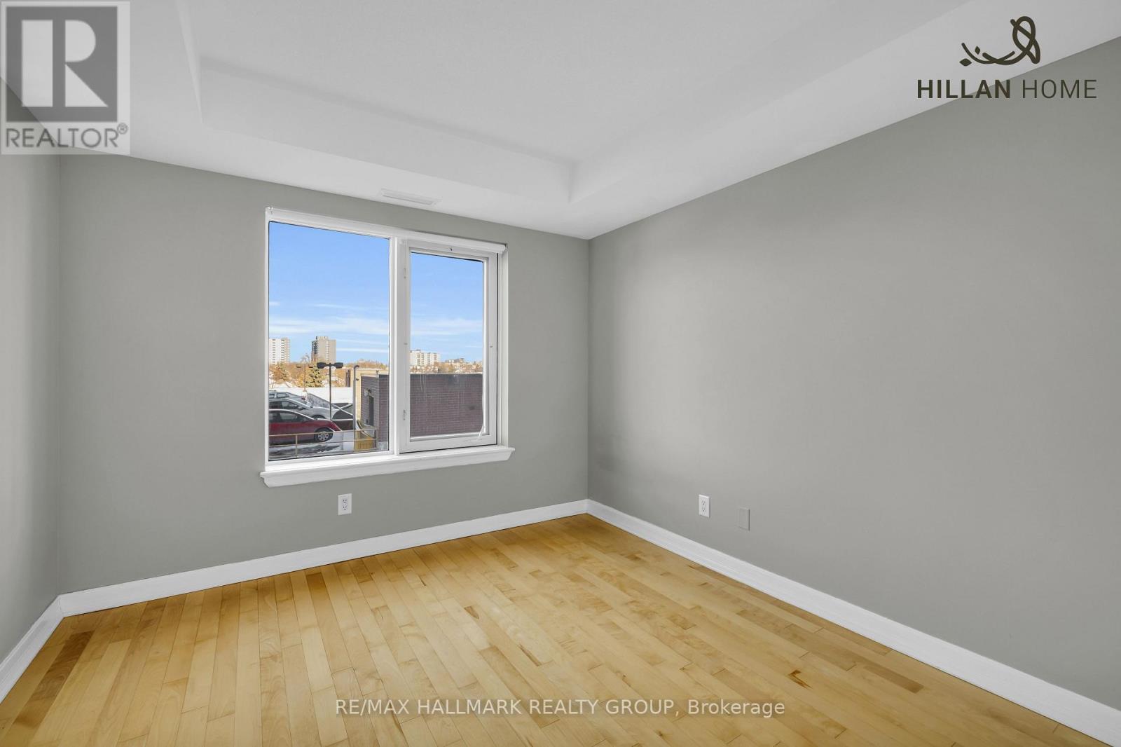 4e - 310 Central Park Drive