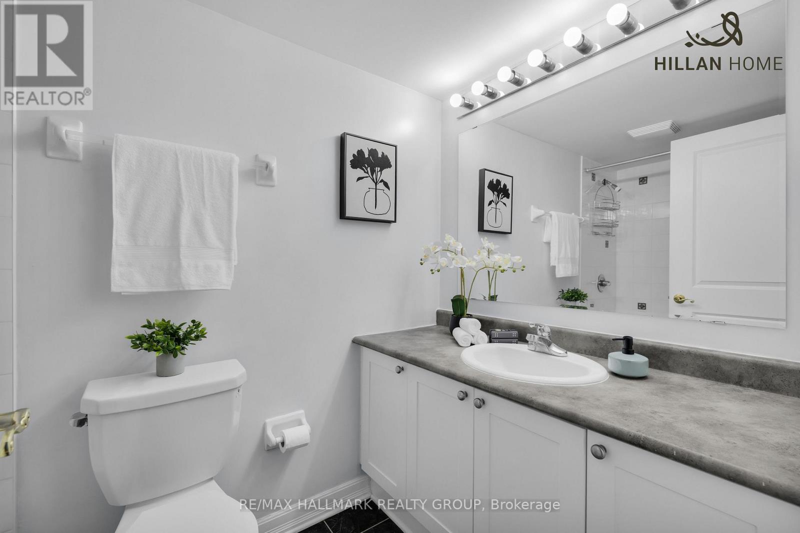 4e - 310 Central Park Drive