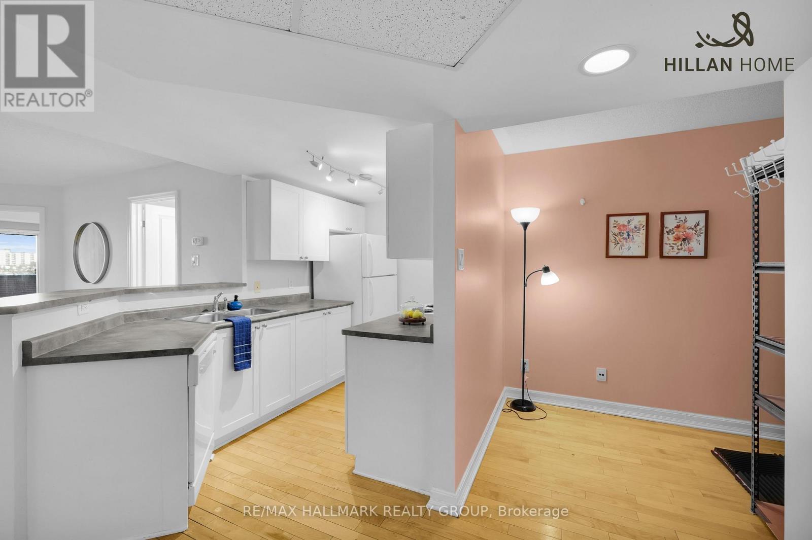 4e - 310 Central Park Drive