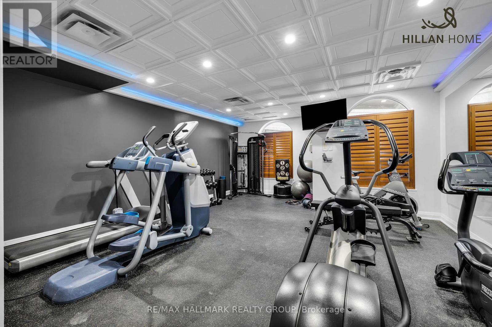 4e - 310 Central Park Drive