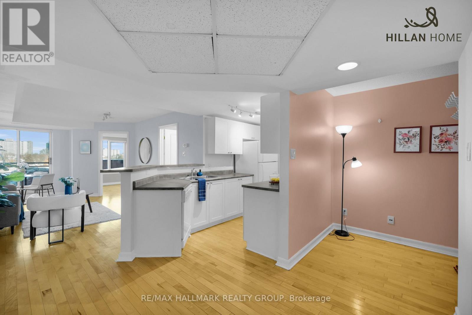 4e - 310 Central Park Drive