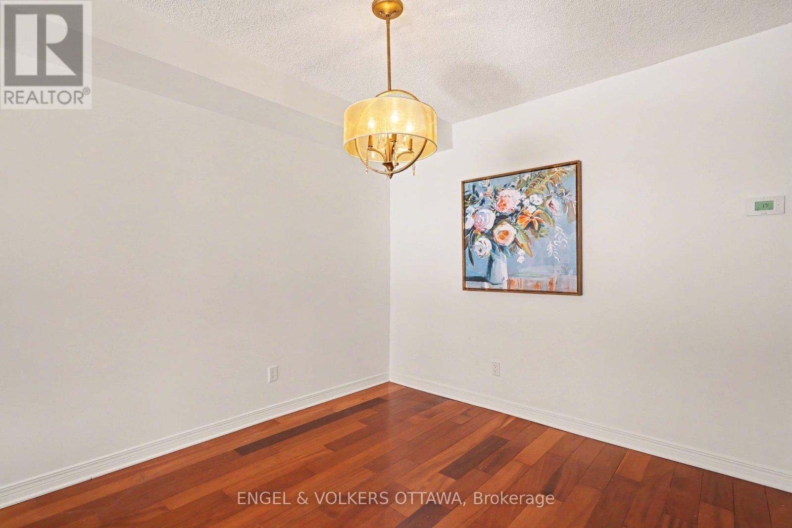 203 - 120 Darlington Private