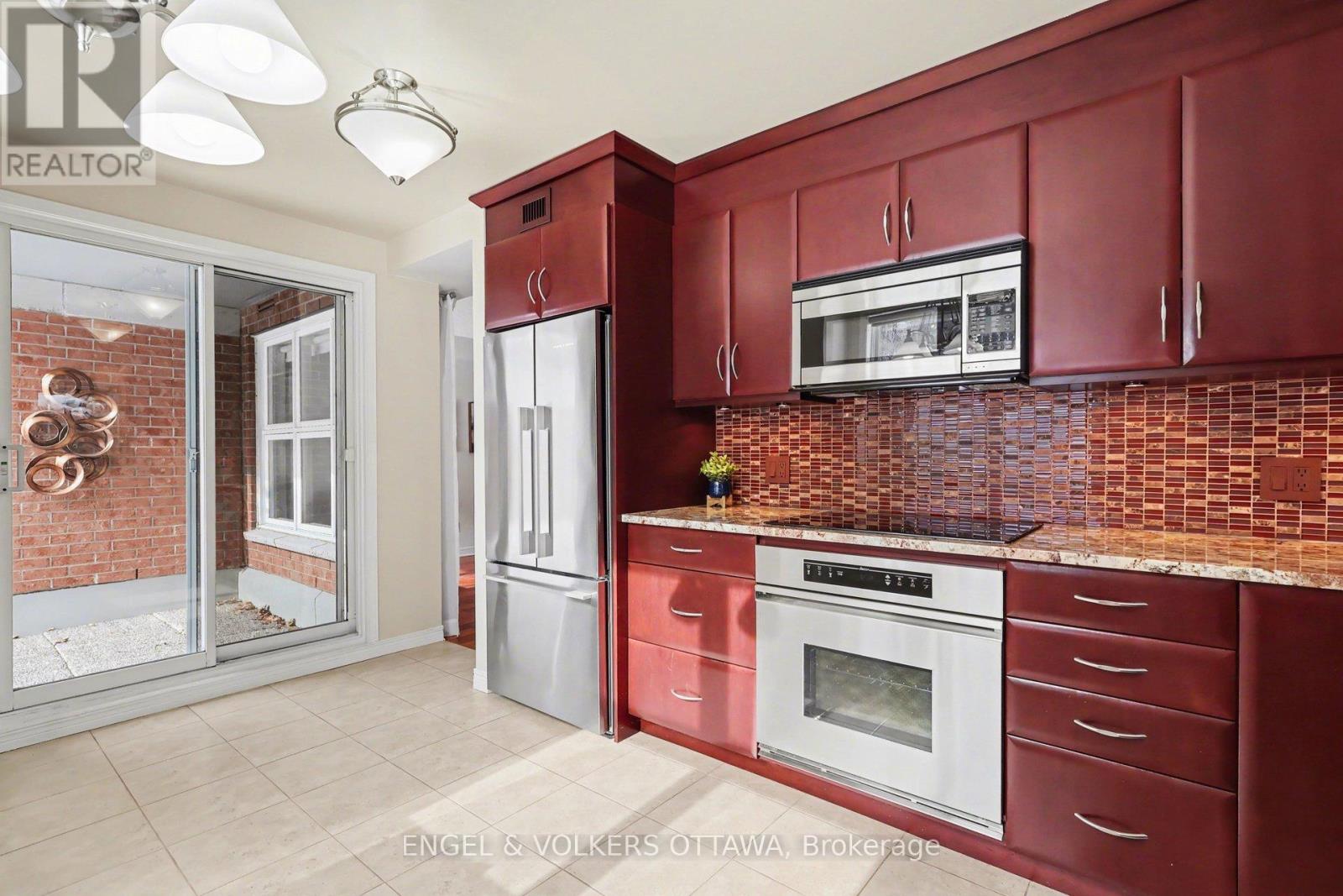 203 - 120 Darlington Private