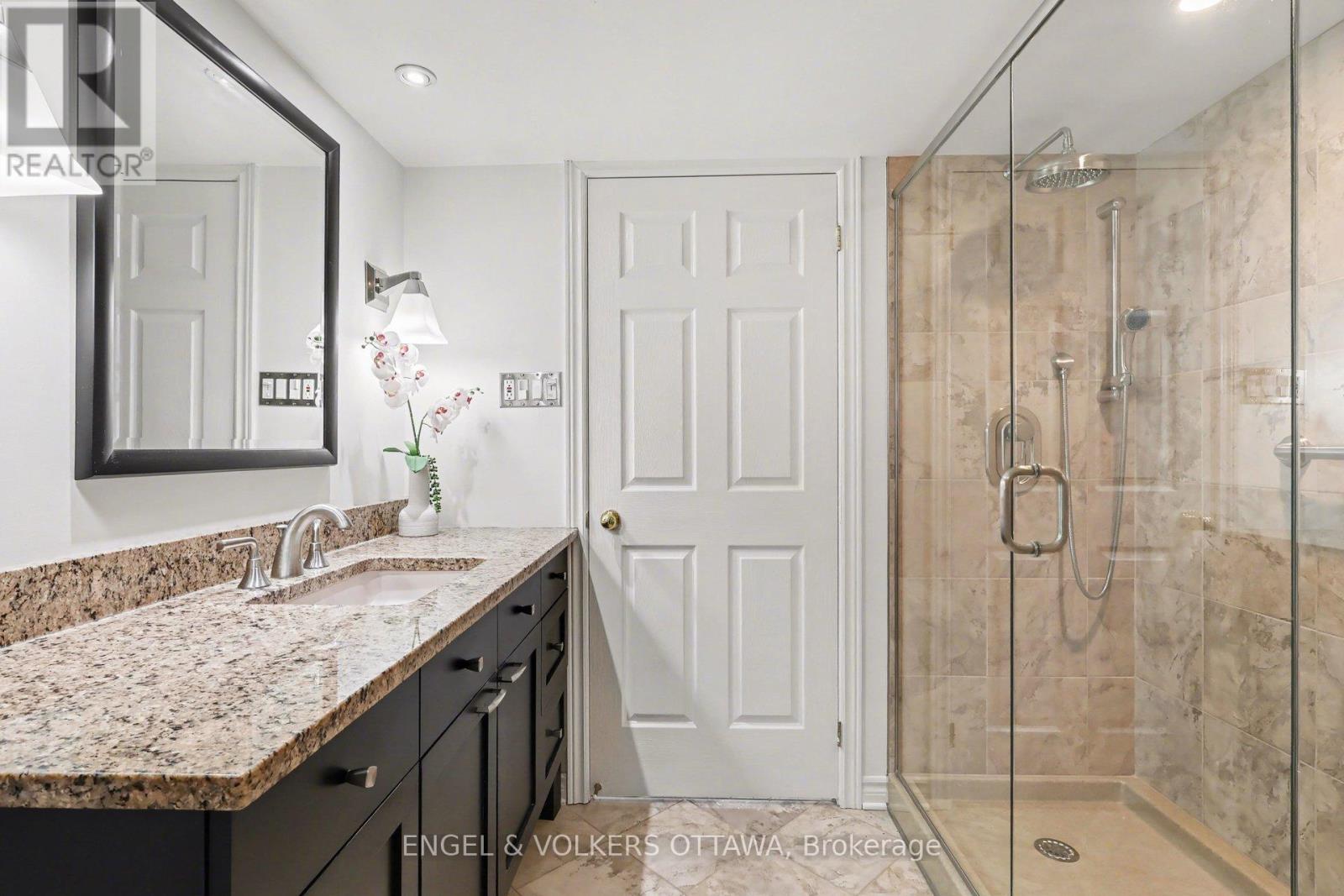 203 - 120 Darlington Private