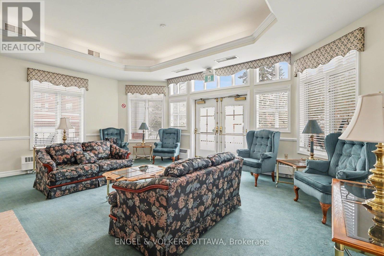 203 - 120 Darlington Private