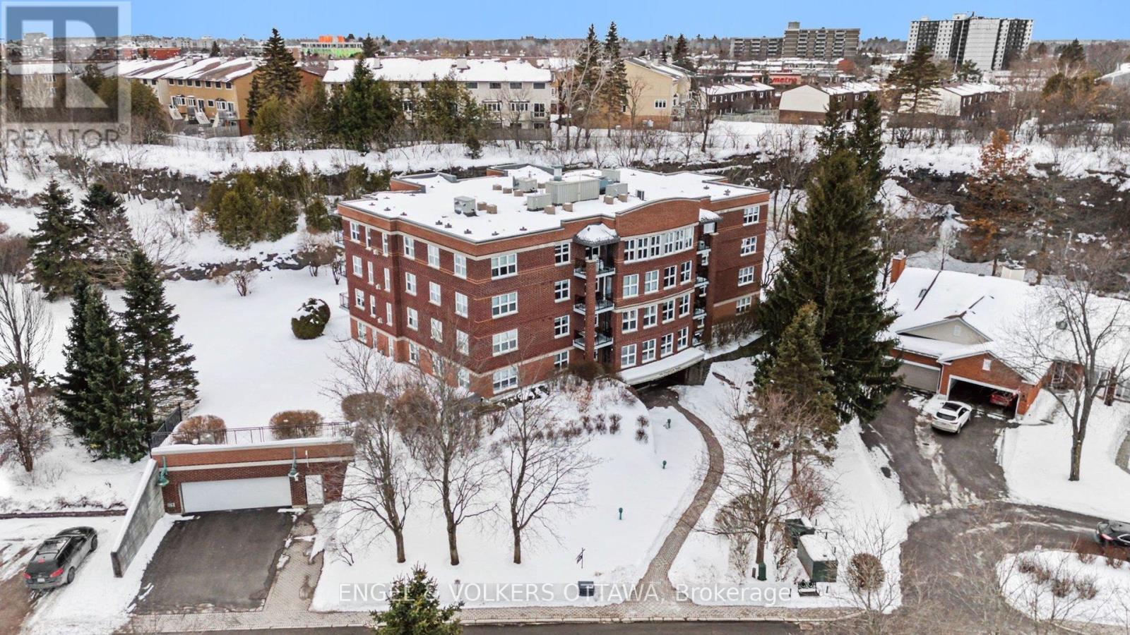 203 - 120 Darlington Private