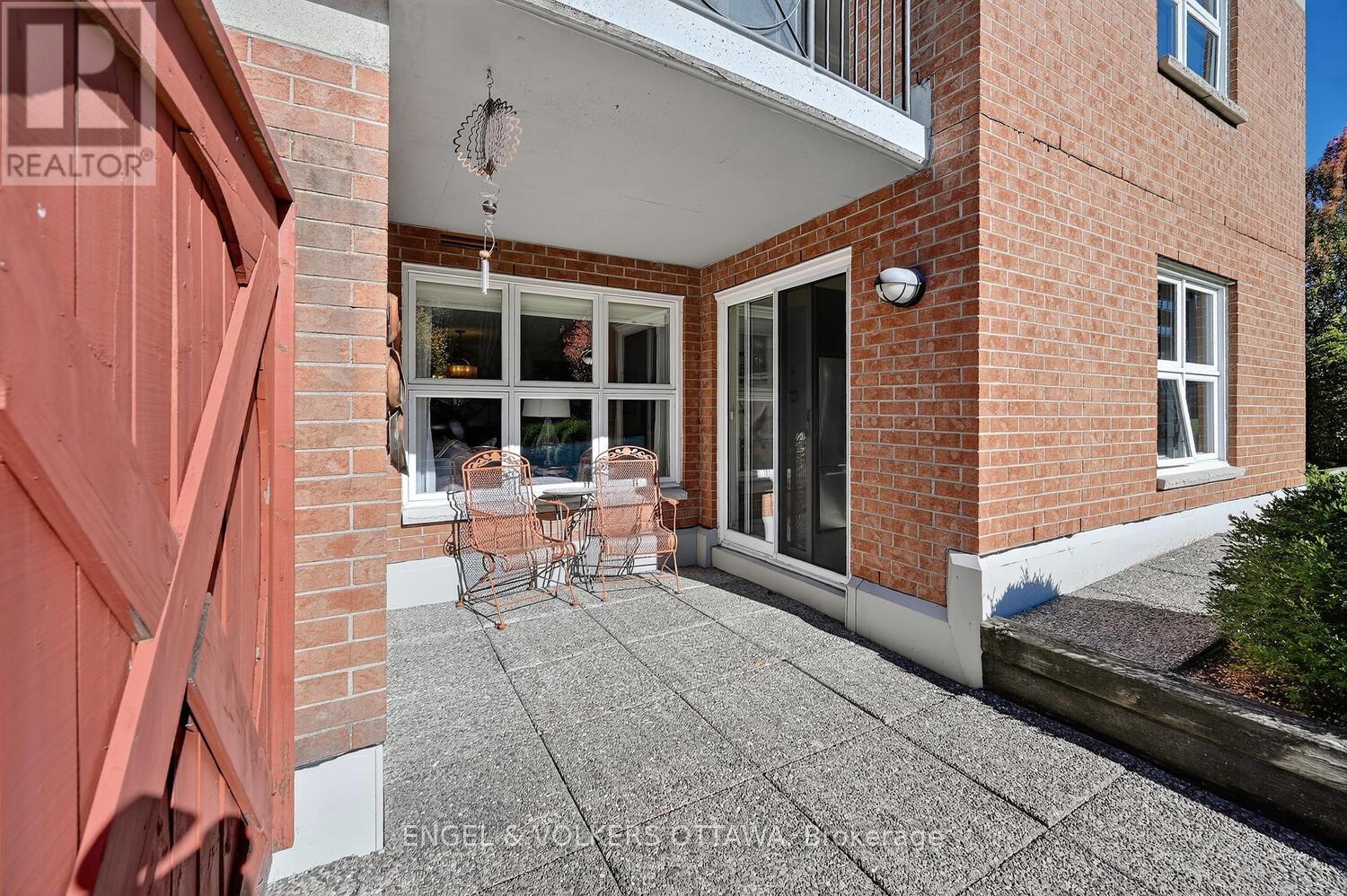 203 - 120 Darlington Private