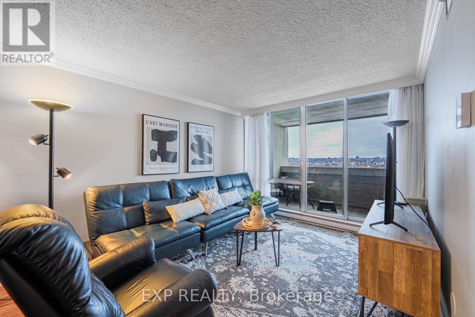 1503 - 530 Laurier Avenue W