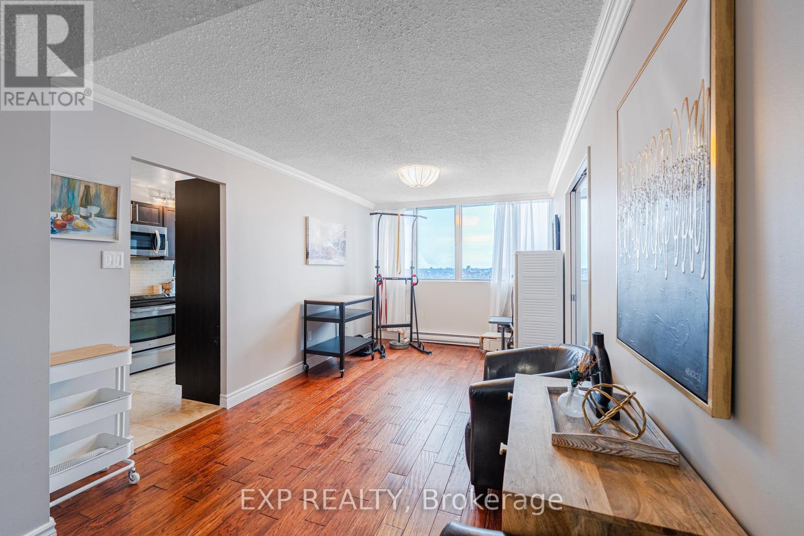 1503 - 530 Laurier Avenue W