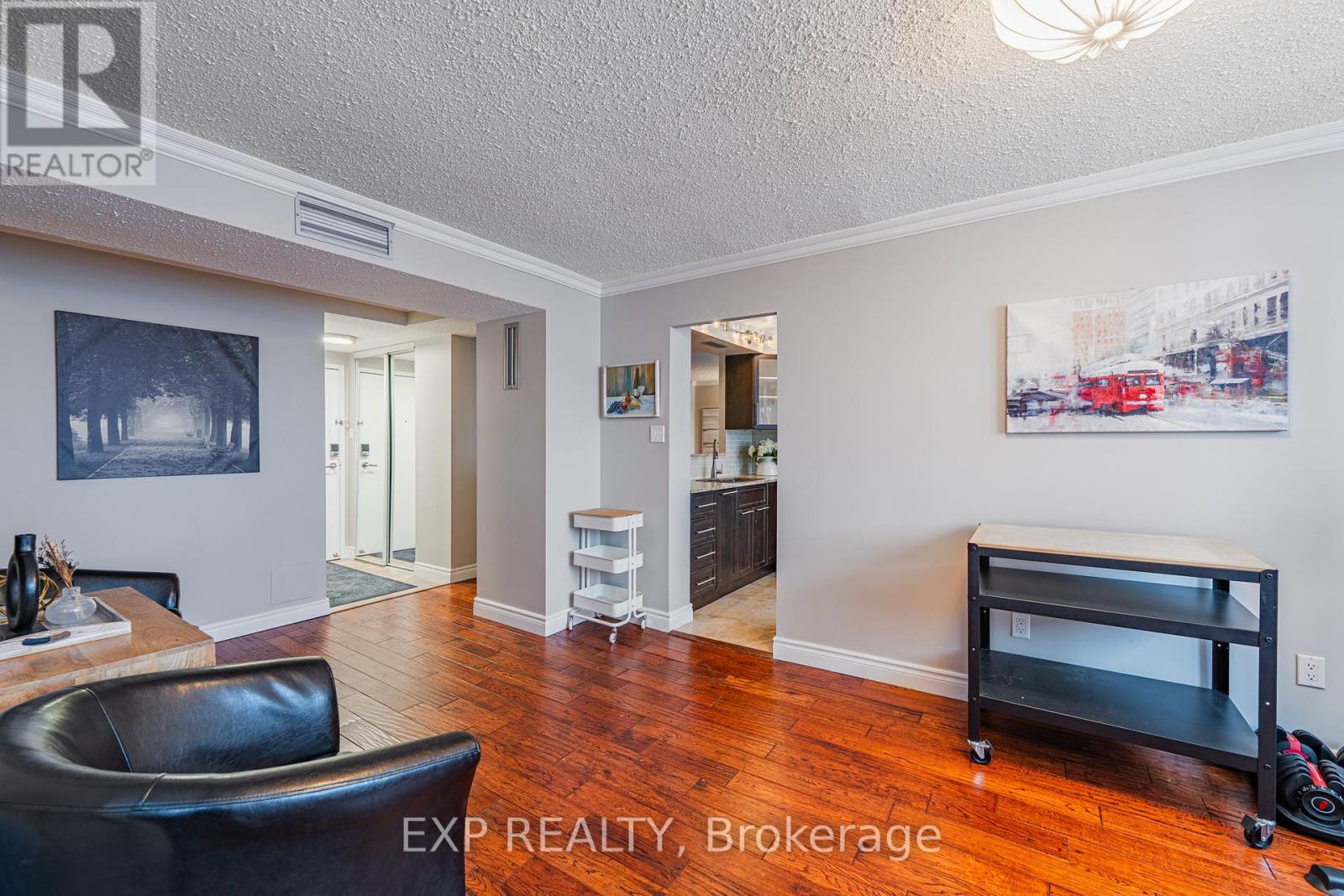 1503 - 530 Laurier Avenue W