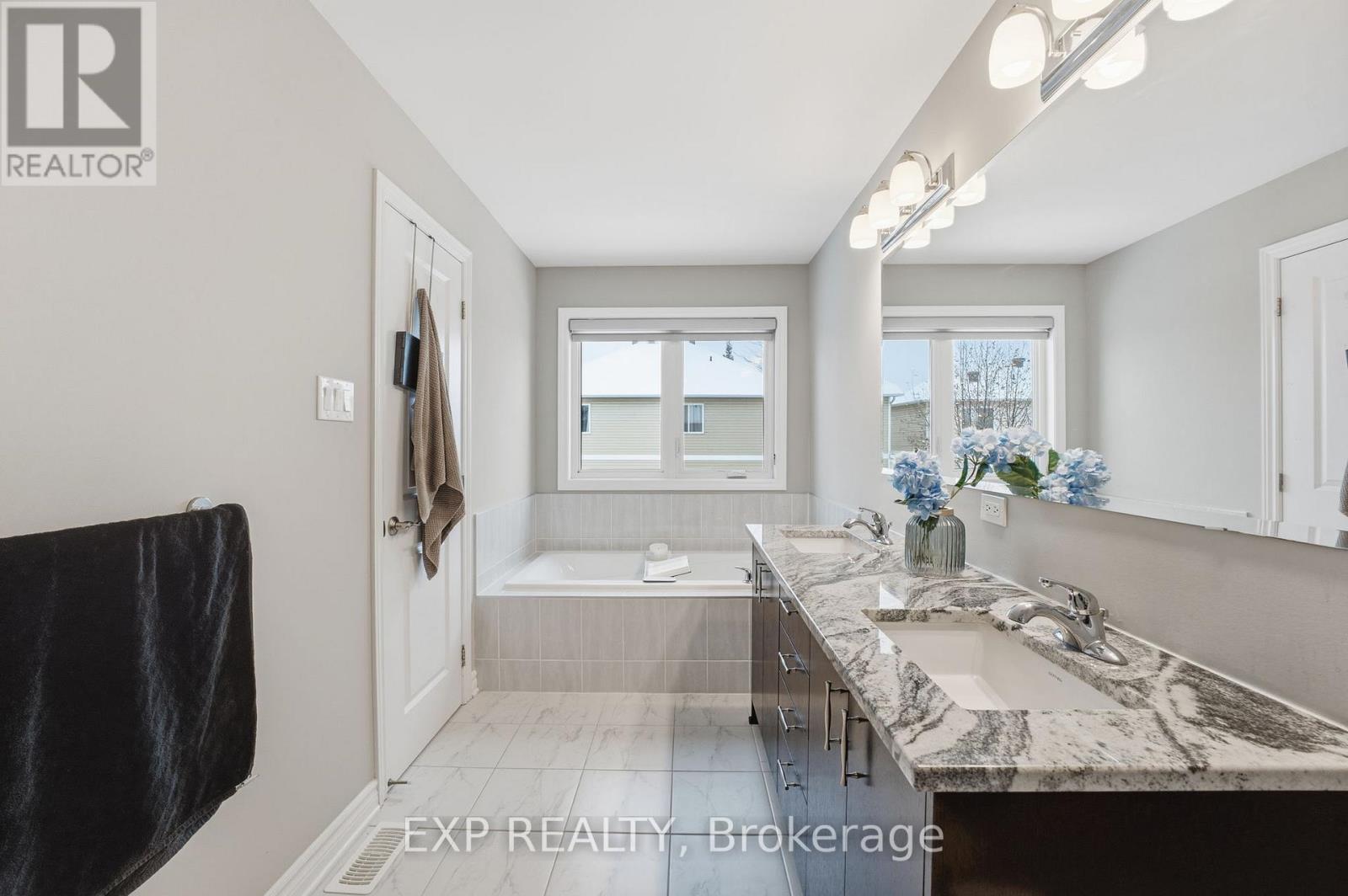 118 Discovery Crescent