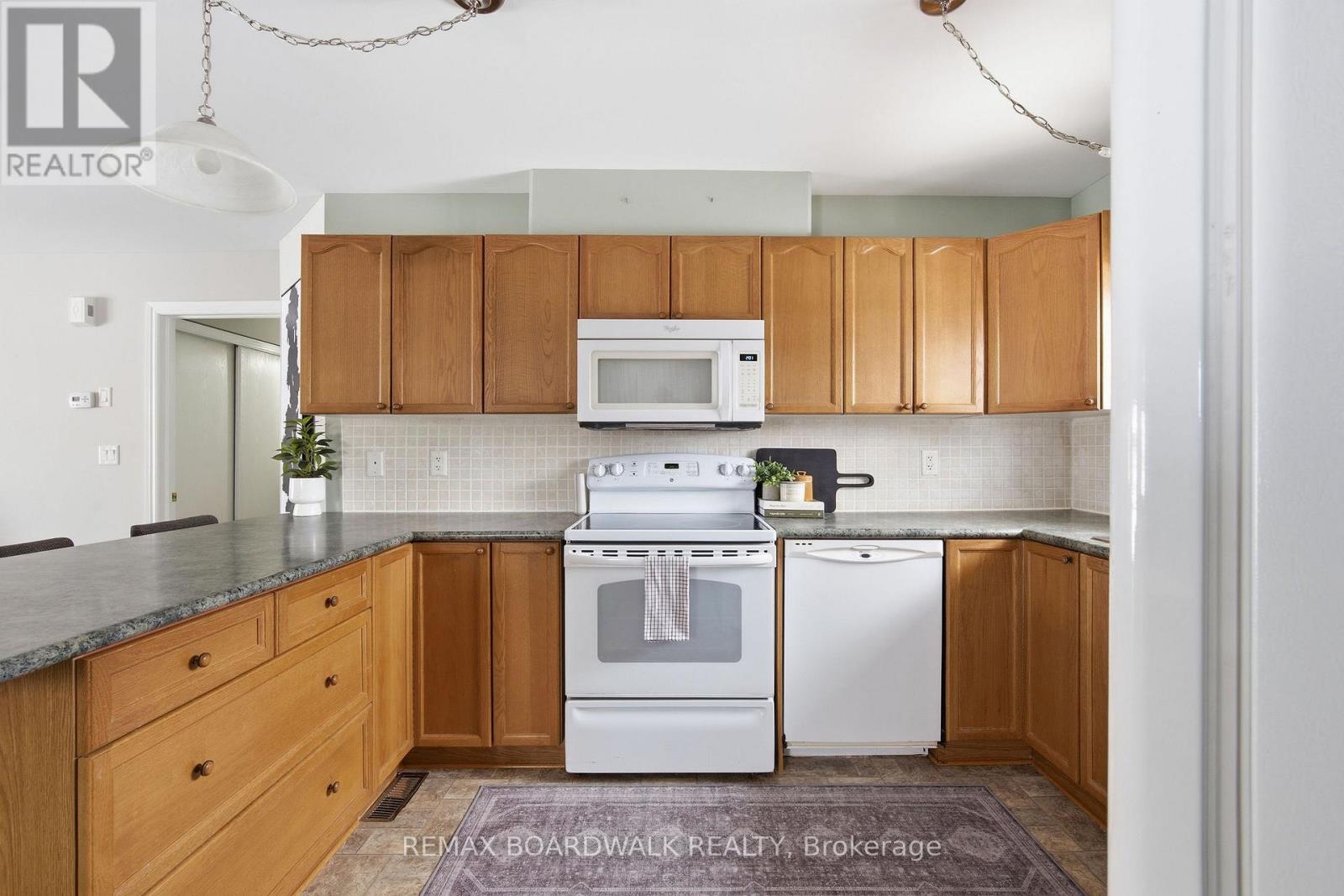 307 Chestnut Private