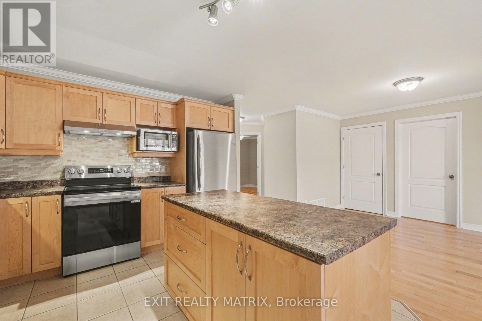 103 - 856 Notre-dame Street