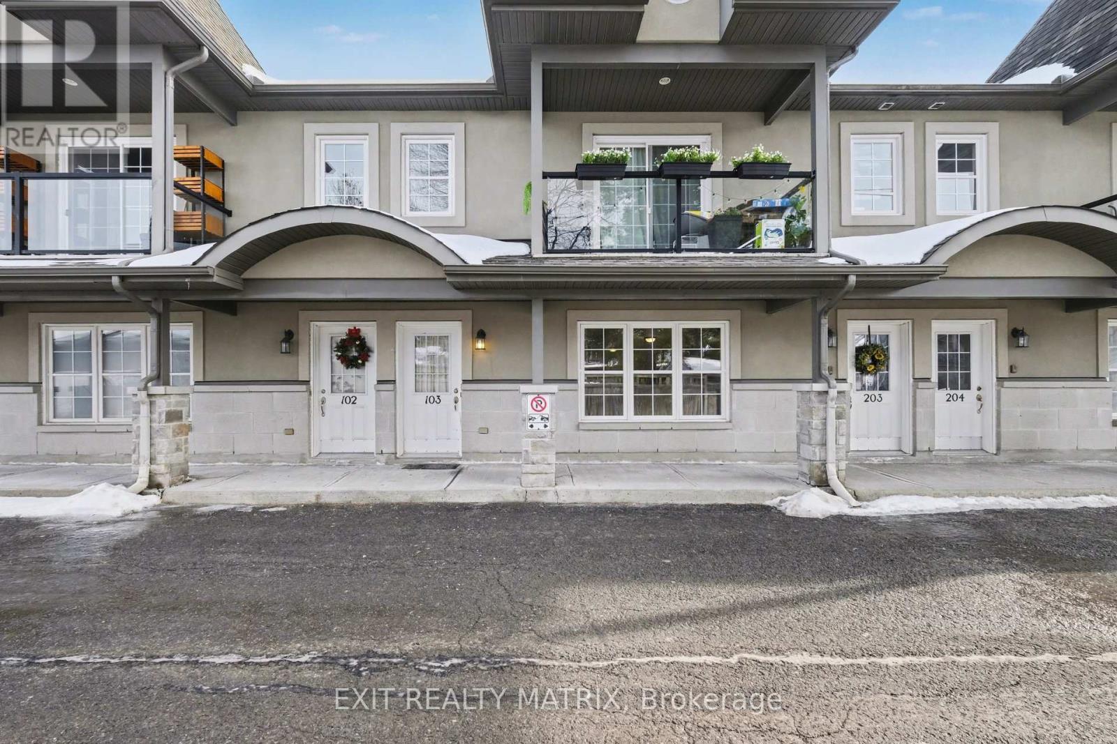 103 - 856 Notre-dame Street