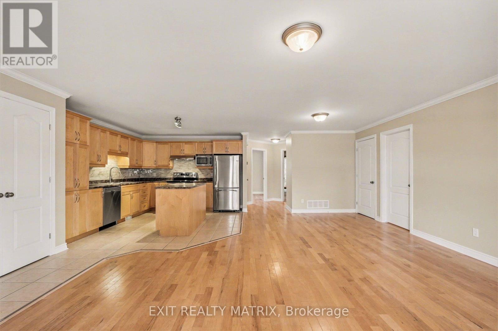 103 - 856 Notre-dame Street