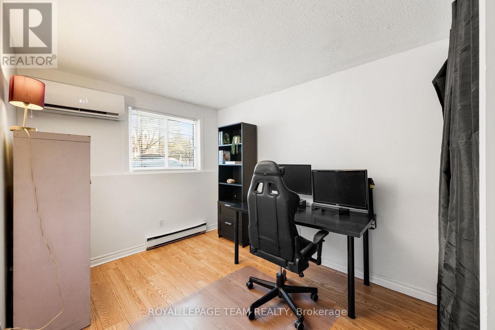 4 - 160 Fenerty Court