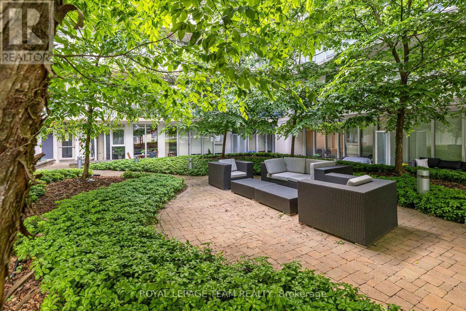 608 - 354 Gladstone Avenue