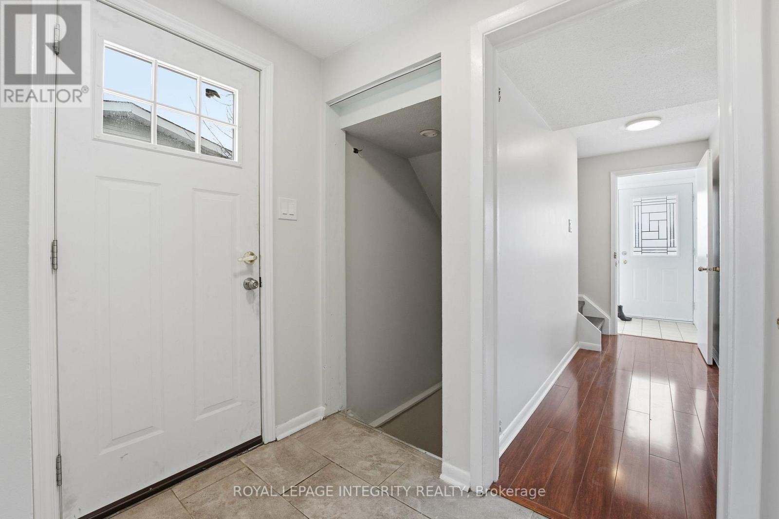 1281 Meadowlands Drive E