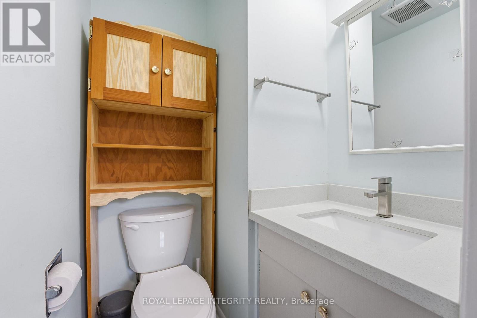 1281 Meadowlands Drive E