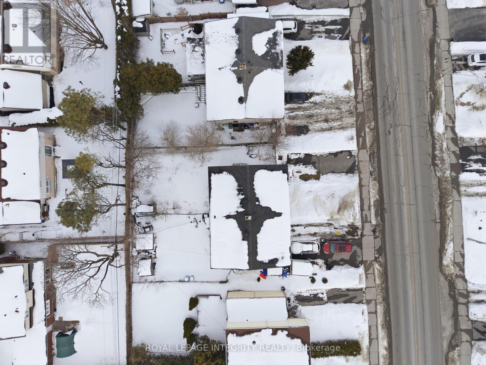 1281 Meadowlands Drive E