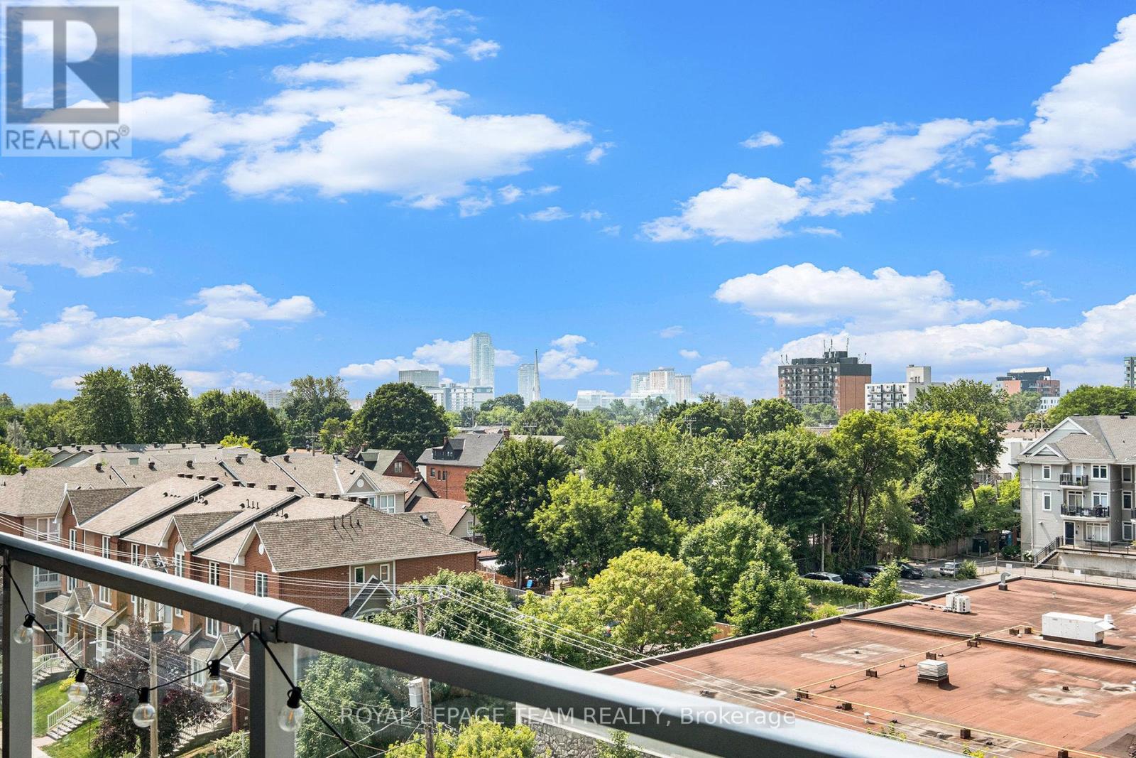 714 - 255 Bay Street