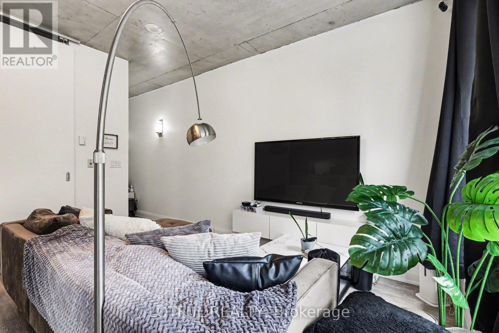 201 - 383 Cumberland Street